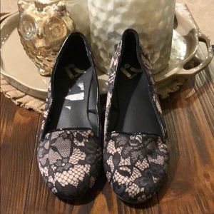 Lace print flats